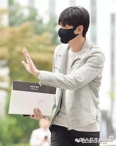 李敏镐服役照片,帅气军人风采，服役生活点滴回顾