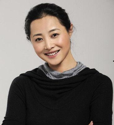 岳小凤个人资料,才华横溢的歌手，音乐路上的璀璨星辰