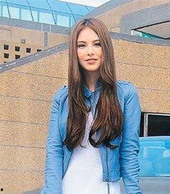 昆凌的妈妈个人资料,优雅贤淑的教育者，昆凌成长背后的坚强后盾